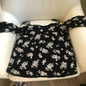 Sanctuary clothing cold shoulder top